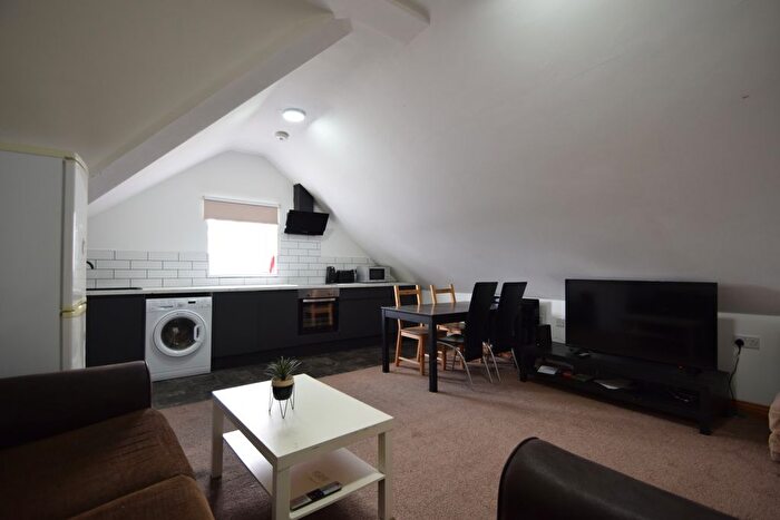 4 Bedroom Flat To Rent In Woodville Road, Cathays, CF24