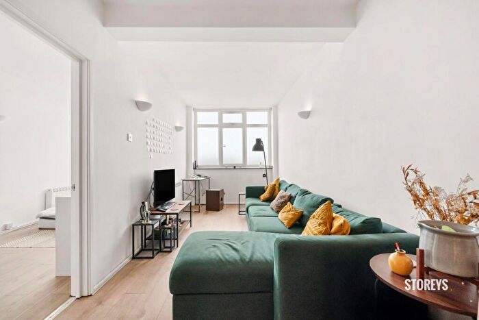 1 Bedroom Apartment To Rent In Forest House, South Woodford, London, E18