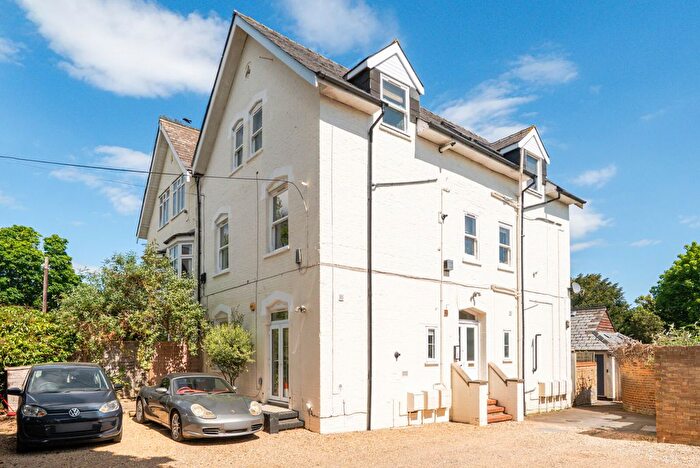 1 Bedroom Flat For Sale In Waldegrave Road, Teddington, TW11