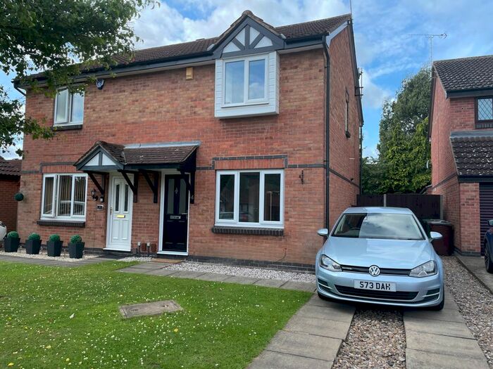 3 Bedroom Semi-Detached House To Rent In Callaway Close, Wollaton, Nottingham, NG8