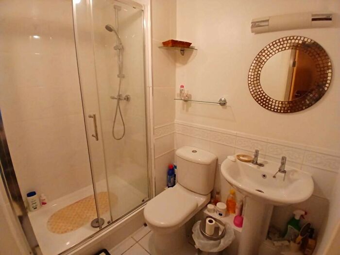 2 Bedroom Flat For Sale In Ellesmere Lodge, Ellesmere Road, Monton, M30