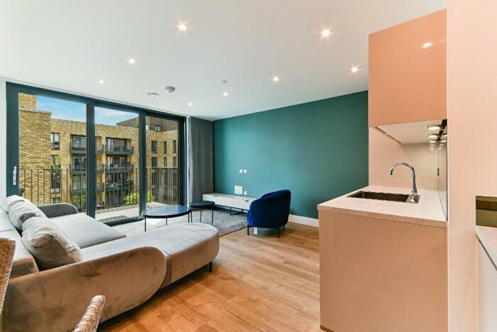 2 Bedroom Flat To Rent In Kooky Staines, Fairfield Ave, London, TW18