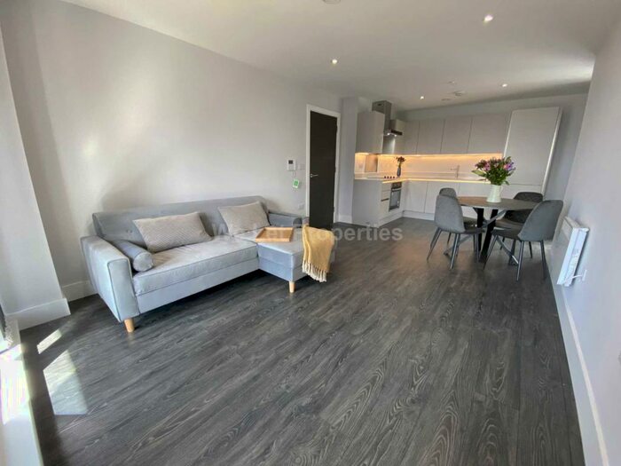 2 Bedroom Apartment To Rent In The Hallmark, City Centre, M4