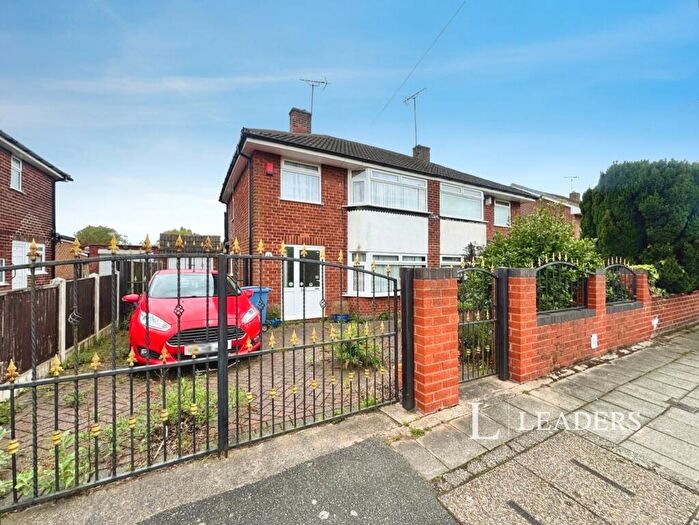 3 Bedroom Semi-Detached House For Sale In Westdale Road, Mansfield, Nottinghamshire, NG19