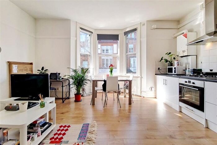 1 Bedroom Flat To Rent In Streatham High Road, London, SW16