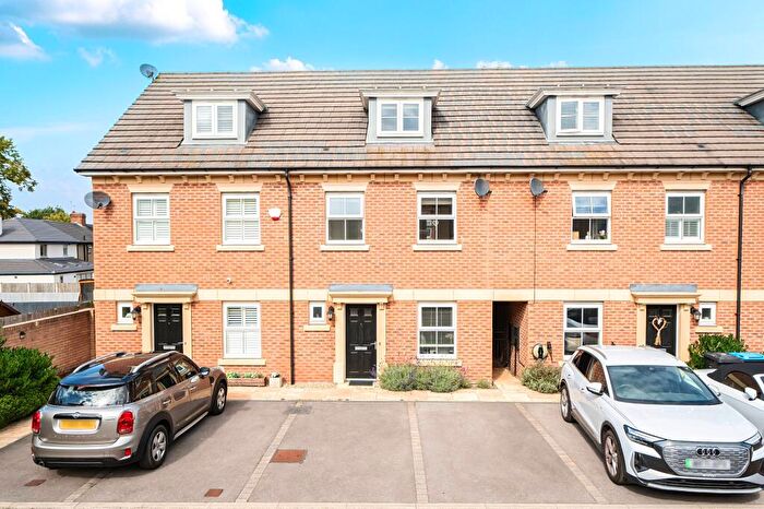 4 Bedroom Terraced House For Sale In Pickering Gardens, Harrogate, HG1