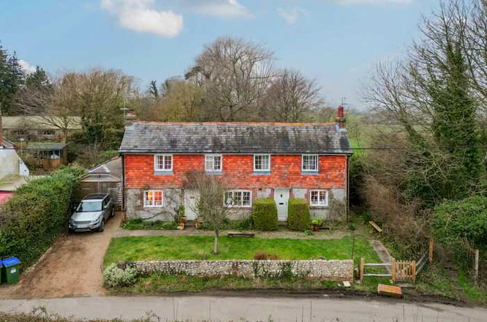 3 Bedroom Detached House For Sale In Littledene, Glynde, Lewes, BN8