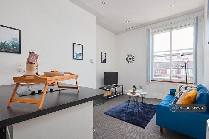 2 Bedroom Flat To Rent In Blenheim Terrace, Leeds, LS2