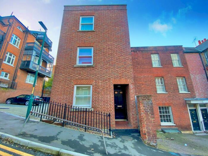 1 Bedroom Apartment To Rent In Hamond Hill, Chatham, ME4