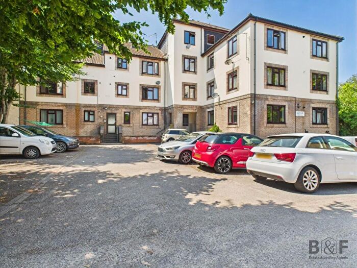 1 Bedroom Flat For Sale In Soundwell Road, Soundwell, BS16