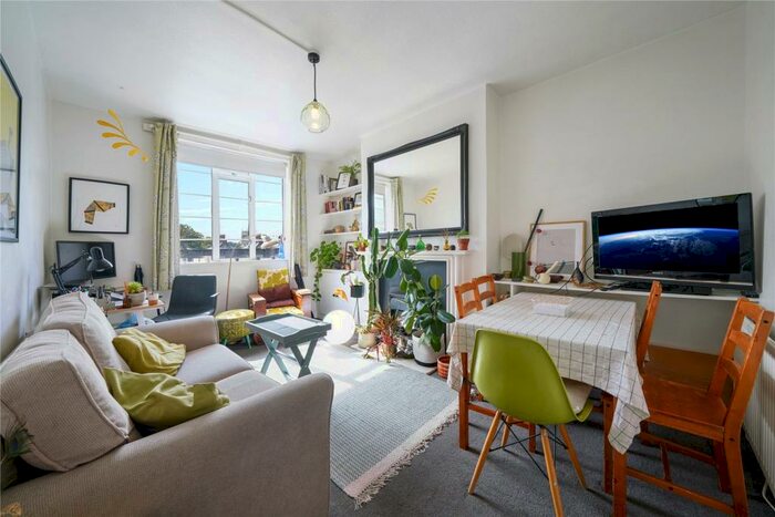 1 Bedroom Apartment To Rent In Pentonville Road, London, N1