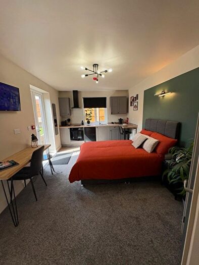 6 Bedroom Semi-Detached House To Rent In New Zealand Square, Derby, DE22