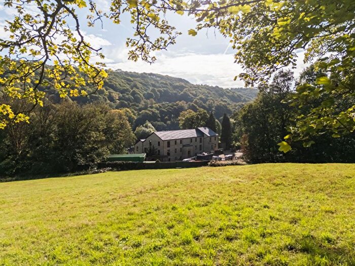 3 Bedroom Flat For Sale In Apartment, Stansfield Mill, Triangle, Sowerby Bridge, HX6