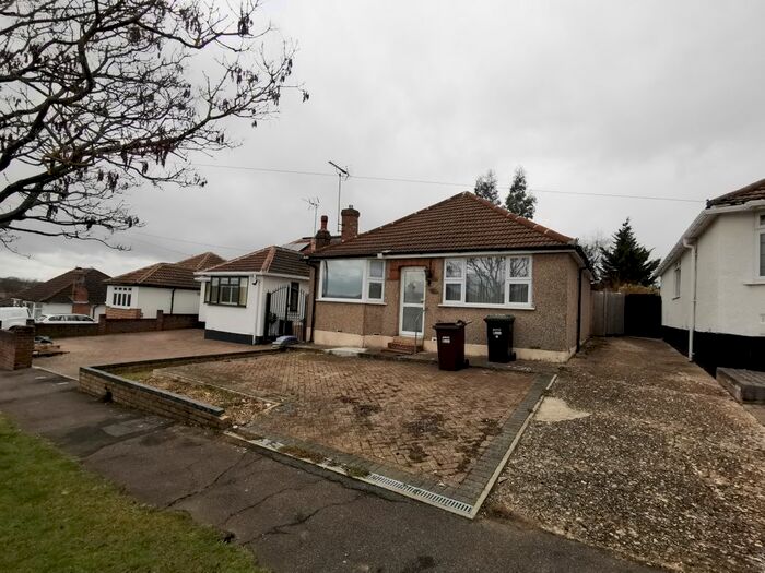 2 Bedroom Bungalow To Rent In Penrose Avenue, Watford, WD19