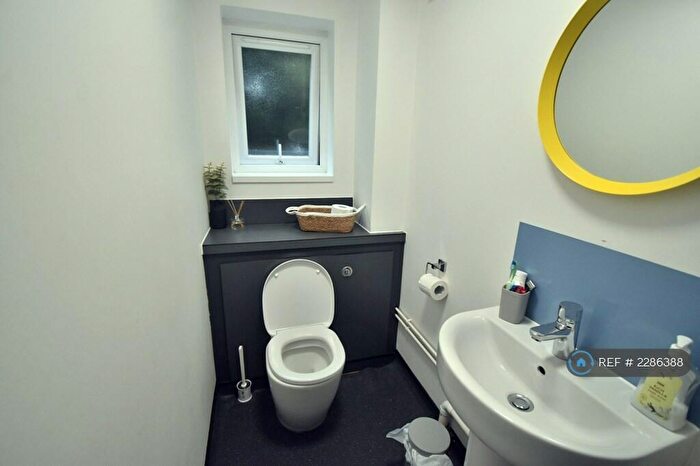 6 Bedroom Terraced House To Rent In Hillside Court, Reading, RG1