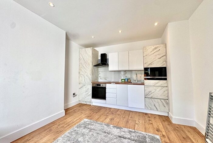 1 Bedroom Flat To Rent In Great North Way, Hendon, London, Hs, NW4