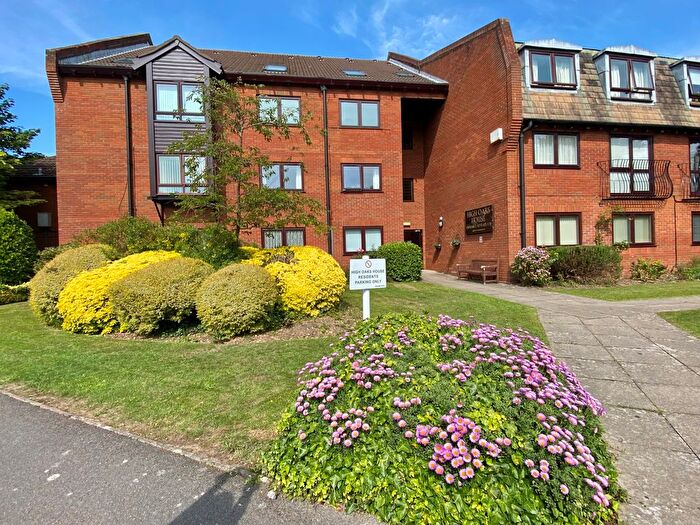 1 Bedroom Flat To Rent In High Oaks House, Southampton, SO31