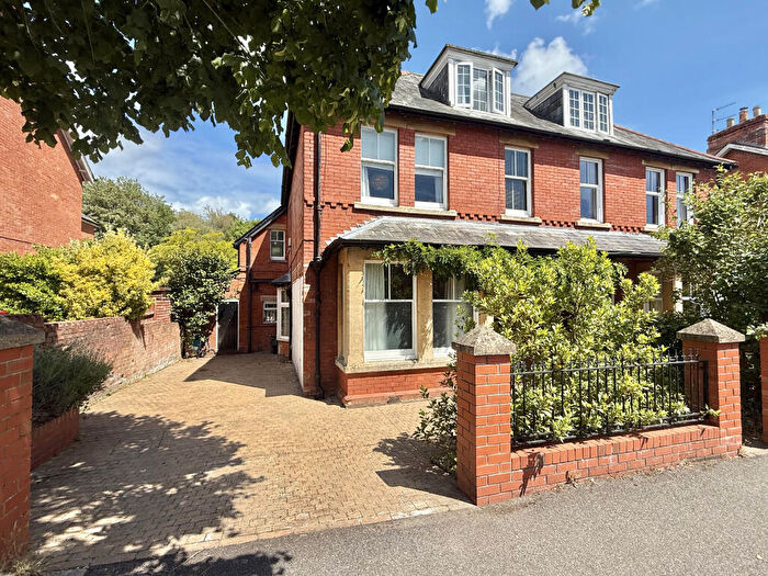 5 Bedroom Semi-Detached House For Sale In Grove Avenue, Yeovil, Somerset, BA20
