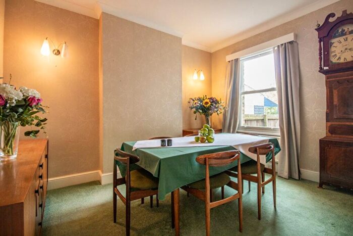 3 Bedroom Terraced House For Sale In Newmarket Road, Cambridge, CB5