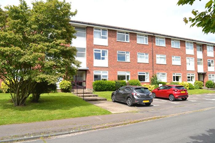 2 Bedroom Apartment For Sale In Wellfield, Chelmsford, CM1