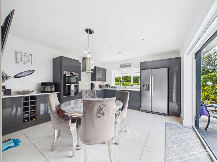2 Bedroom Bungalow For Sale In Pillmawr Road, Newport, NP20