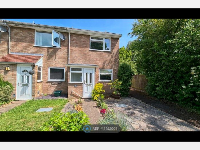 2 Bedroom End Of Terrace House To Rent In Arundel Gardens, Basingstoke, RG23