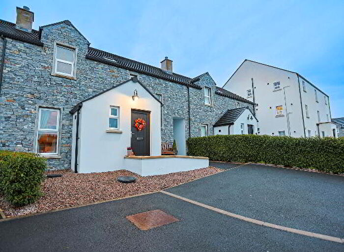 3 Bedroom Mid TownHouse For Sale In Birches Grove, Craigavon, BT62