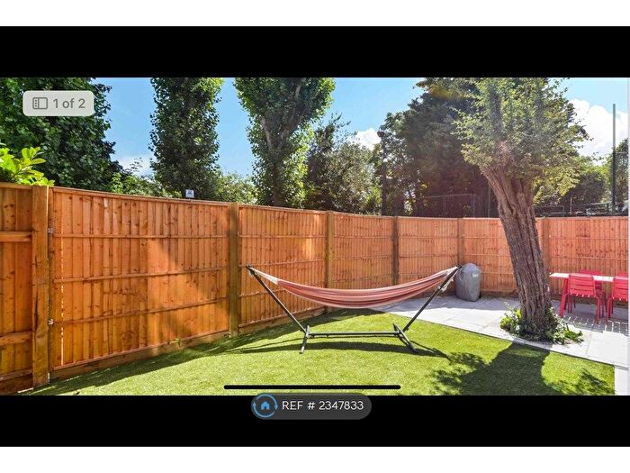 1 Bedroom Flat To Rent In Abbey Court, London, W12