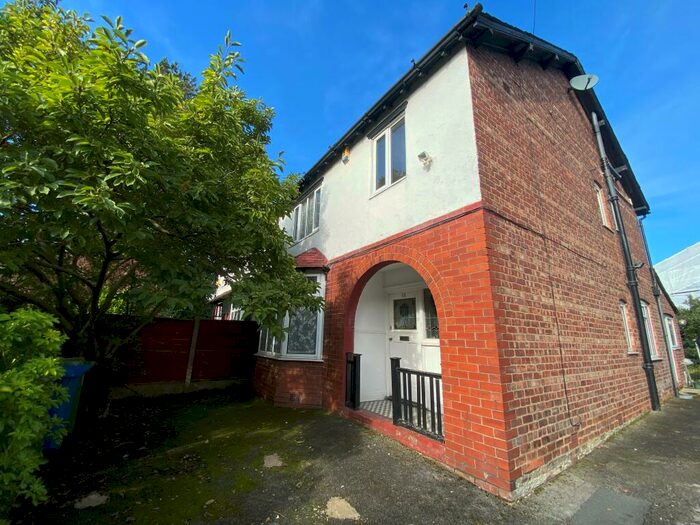 4 Bedroom Semi-Detached House To Rent In Marsland Road, Sale, M33