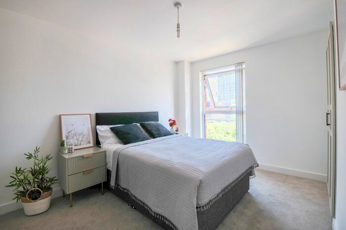 2 Bedroom Flat To Rent In Ordsall Lane, Salford, M5