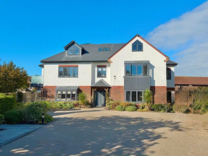 2 Bedroom Apartment For Sale In Woodlands Avenue, Rustington, BN16