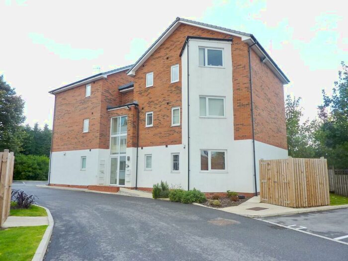3 Bedroom Apartment To Rent In Newbridge Close, Radcliffe, M26