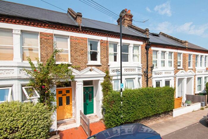 1 Bedroom Flat To Rent In Holmesley Road, Honor Oak, SE23