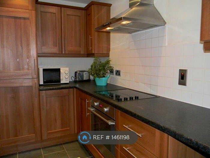 2 Bedroom Flat To Rent In Granary Wharf, Chester, CH3