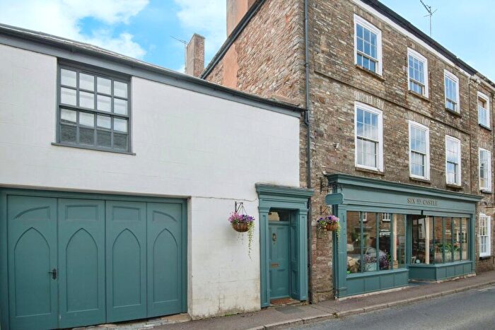 5 Bedroom Town House For Sale In Castle Street, Bampton, Tiverton, EX16