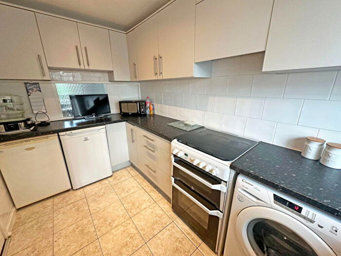 3 Bedroom Terraced House For Sale In Stockwell Rise, Solihull, B92