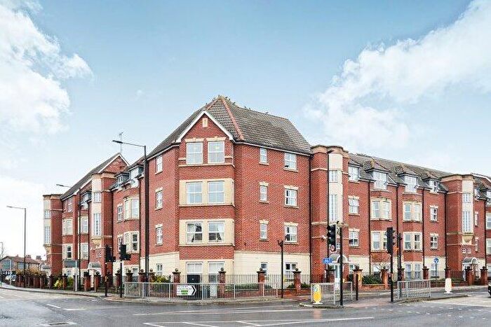 2 Bedroom Flat To Rent In Hallfield Road, York, YO31