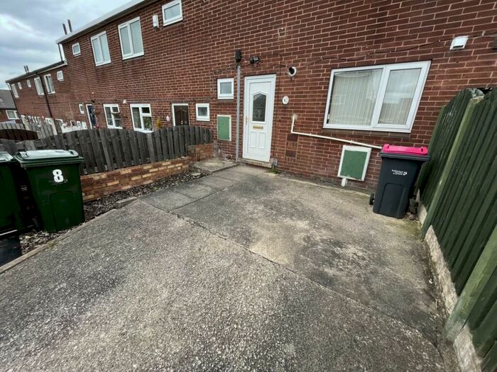 3 Bedroom Terraced House To Rent In Acorn Croft, Rotherham, S61