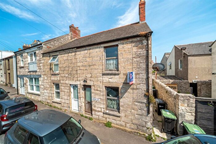 2 Bedroom End Of Terrace House For Sale In New Street, DT5