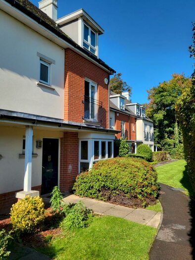4 Bedroom End Of Terrace House To Rent In Palace Way, Woking, GU22