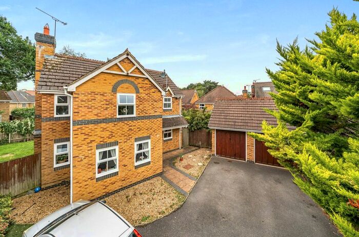 4 Bedroom Detached House To Rent In Theobalds Way, Frimley, Surrey, GU16