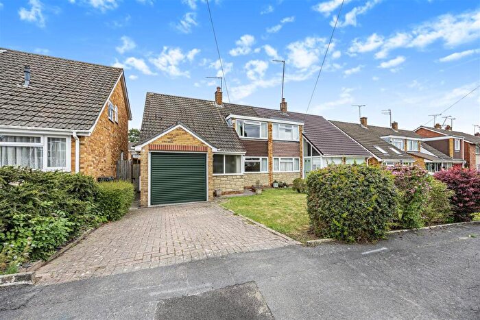 3 Bedroom Semi-Detached House For Sale In Reynolds Close, Keynsham, BS31