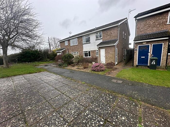 2 Bedroom Maisonette For Sale In Ridgeway, Stowmarket, IP14