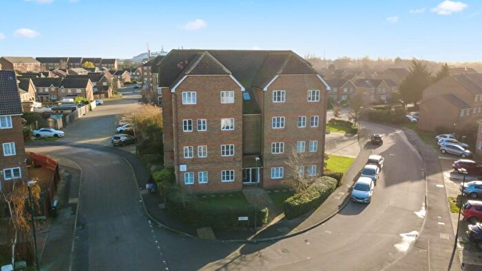 2 Bedroom Apartment For Sale In Fairway Drive, London, SE28