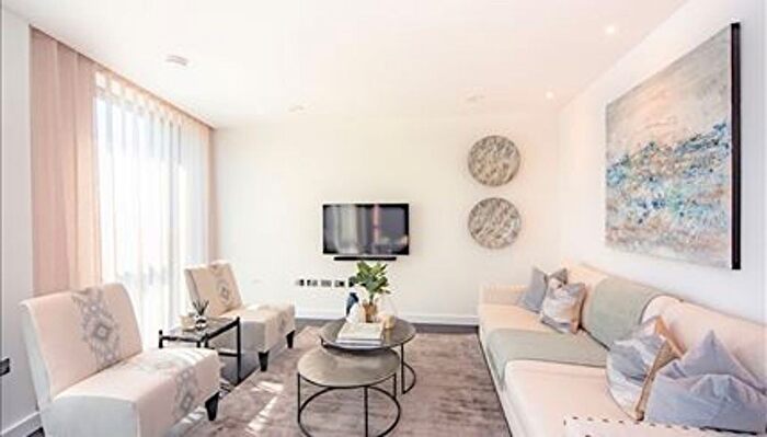 2 Bedroom Flat To Rent In Charles Clowes Walk, London, SW11