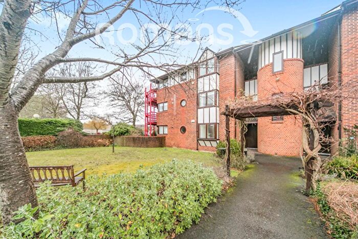 3 Bedroom Apartment To Rent In Caversham Wharf, Reading, RG1