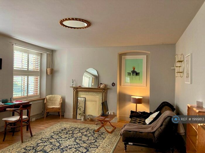 1 Bedroom Flat To Rent In Sussex Square, Brighton, BN2