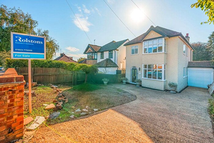 3 Bedroom Detached House For Sale In Gallows Hill, Kings Langley, Hertfordshire, WD4