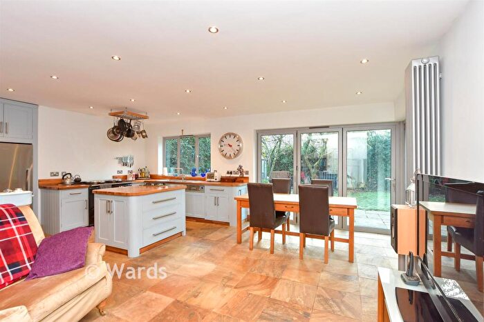 4 Bedroom Detached House For Sale In The Street, Newnham, Sittingbourne, Kent, ME9