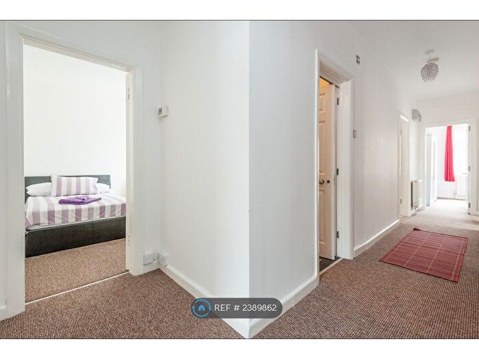 5 Bedroom Flat To Rent In Ealing, London, W5